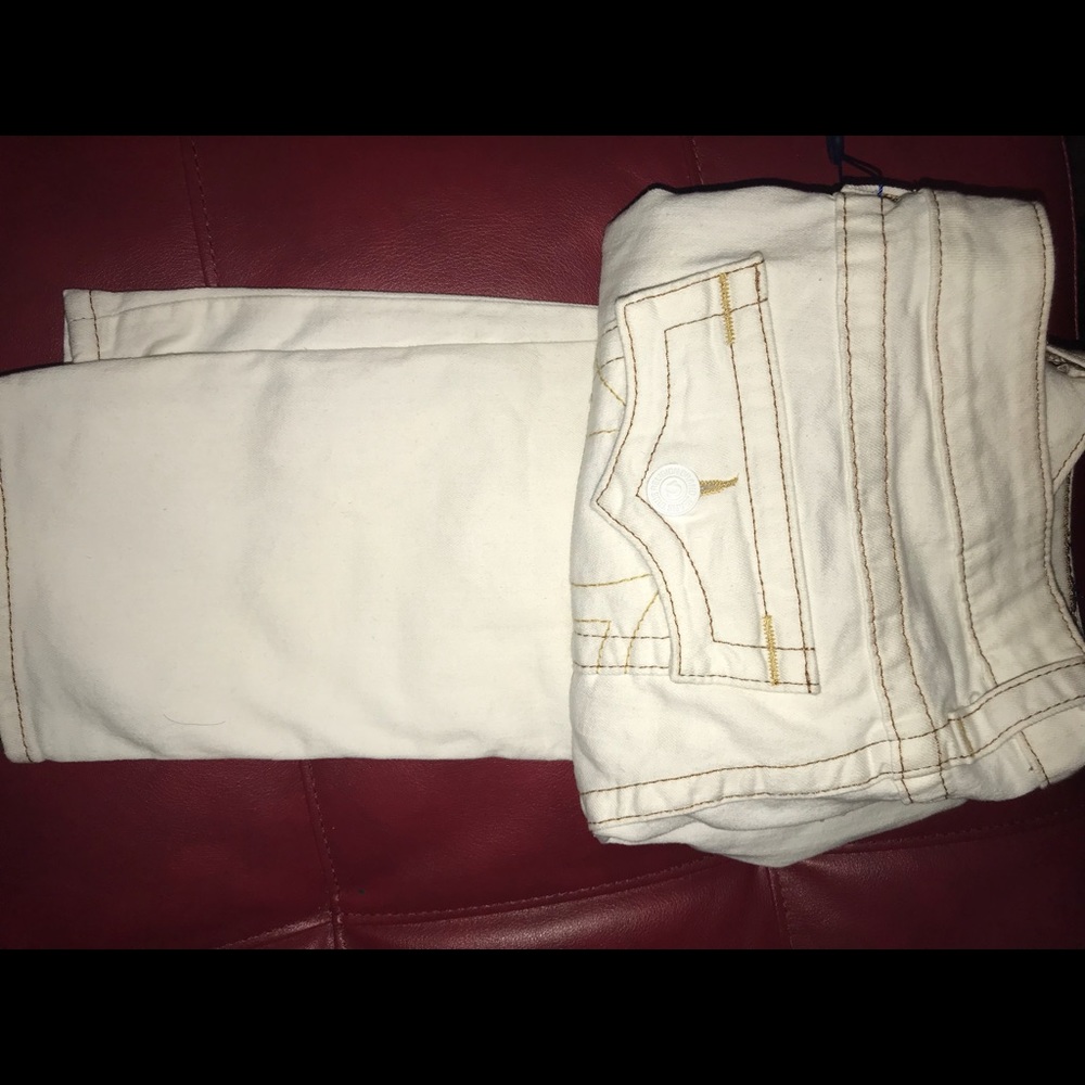 TRue Religion Creme Capri jeans. New.